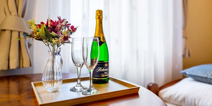 Pohoda v centru Kutné Hory: bufetové snídaně a láhev prosecca