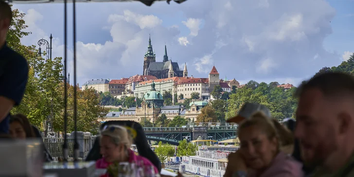 Premium Lunch in the Sky: 3chodové menu od kuchaře z Grandhotelu Pupp podávané v oblacích