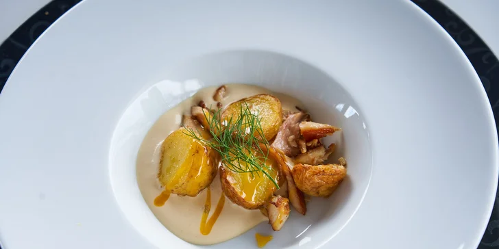 Premium Lunch in the Sky: 3chodové menu od špičkového šéfkuchaře podávané v oblacích