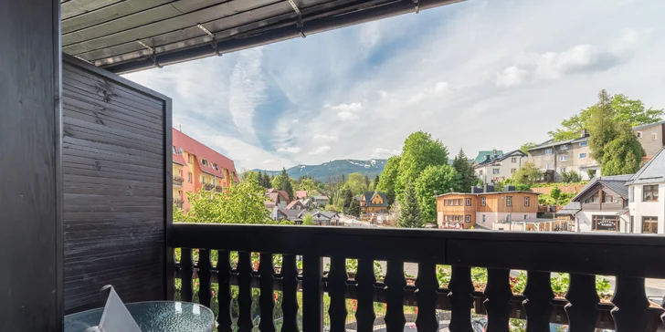 Aktivní i romantická dovolená v Krkonoších: polopenze, wellness i romantický pobyt s masáží