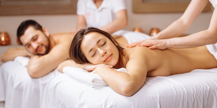 Párová relaxační masáž celého těla včetně zábalu s lávovými kameny