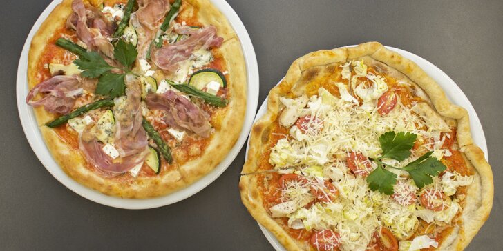 Pizza dle výběru: šunková, s nivou, slaninou, s mořskými plody i vegetariánská