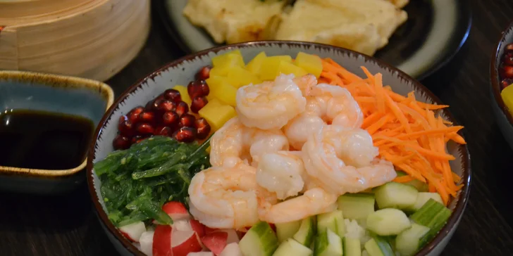 Asijské menu pro dva: kari, wok, ramen, poke, na výběr také tradiční předkrmy a dezerty