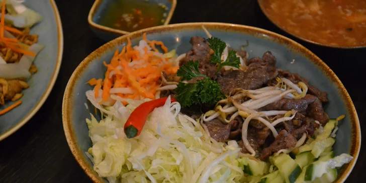 Asijské menu pro dva: kari, wok, ramen, poke, na výběr také tradiční předkrmy a dezerty