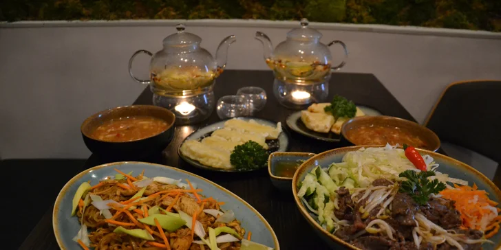 Asijské menu pro dva: kari, wok, ramen, poke, na výběr také tradiční předkrmy a dezerty