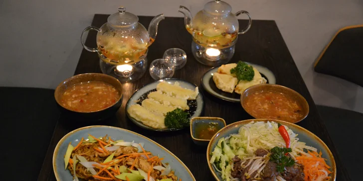 Asijské menu pro dva: kari, wok, ramen, poke, na výběr také tradiční předkrmy a dezerty