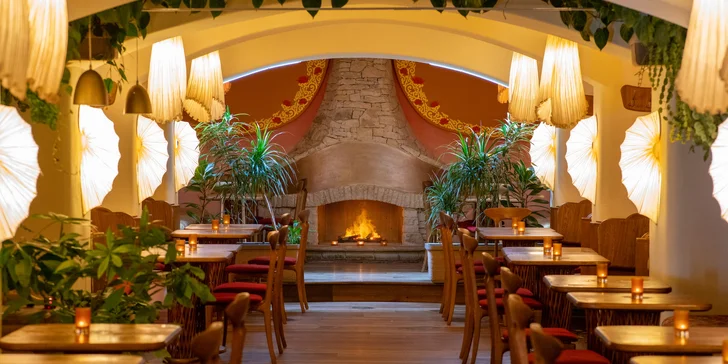 Tříchodové vegetariánské menu pro dva: paštika z tofu nebo guacamole, quesadilla či kari i sladká tečka