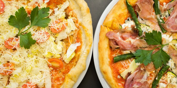 Pizza dle výběru: šunková, s nivou, slaninou, s mořskými plody i vegetariánská