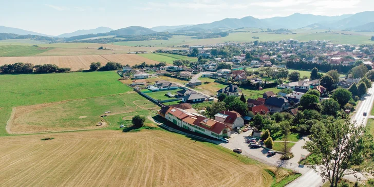 Parádní pobyt s krásnou slovenskou přírodou v okolí: polopenze, 90 min. v saunách a vířivce
