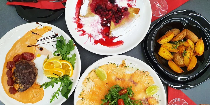 Tříchodové menu pro dva: steak ze svíčkové dle výběru, carpaccio a palačinky