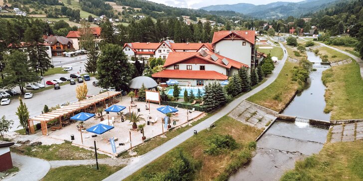 Polské Beskydy: snídaně či polopenze a neomezený wellness, v létě venkovní bazén i bohatý program