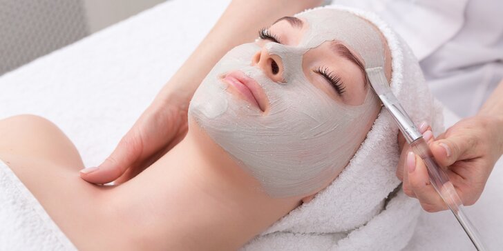 Kosmetické ošetření českou kosmetikou: čištění, peeling a třeba i alginátová maska