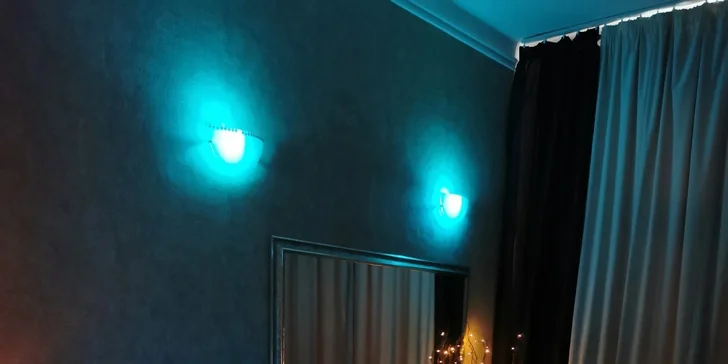 Privátní wellness se saunou a vířivkou: 2 hodiny relaxace, víno i posezení u krbu