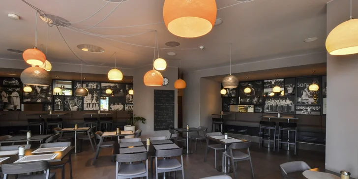 Club sandwich či burger s trhaným hovězím a příloha dle výběru pro 1 i 2 osoby