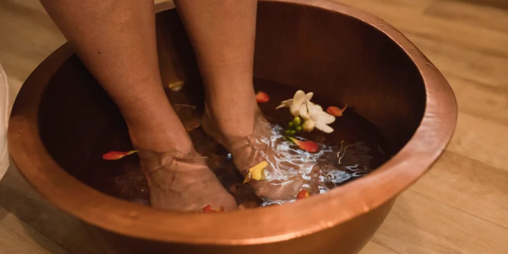 Wellness rituál pro dva: relaxační lázně, odpočinek v Jizerských horách nebo levandulový restart