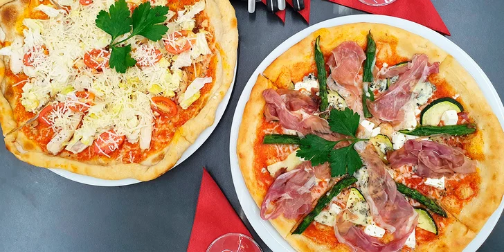 Pizza dle výběru: šunková, s nivou, slaninou, s mořskými plody i vegetariánská