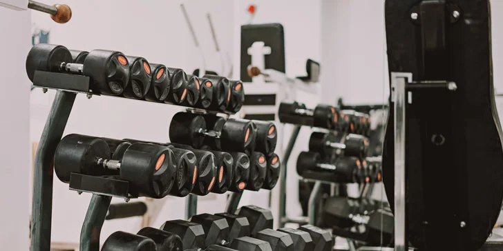 1 nebo 10 vstupů do posilovny Army Gym ve všední dny v čase 11:00-15:00