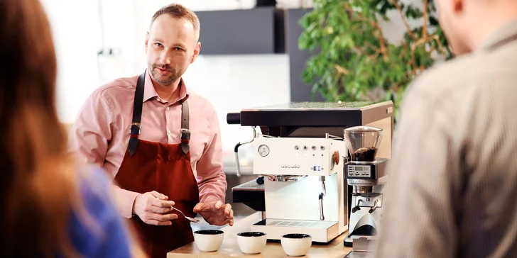 Víkendové kávové kurzy v Praze a Brně: nastavení mlýnku, espresso a cappuccino i latte art
