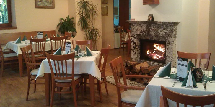 Tříchodová večeře pro dva: carpaccio, steak a kachna i jahodové knedlíčky