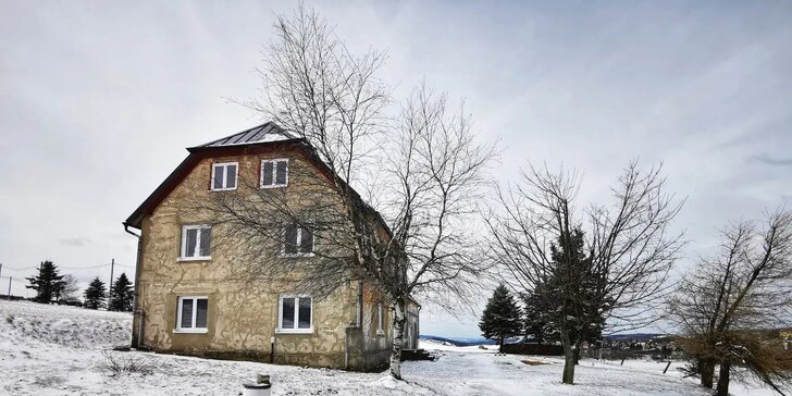 Krásné apartmány na hřebeni Krušných hor až pro 4 osoby: úžasné výhledy a venkovní koupání