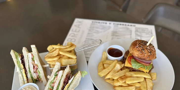 Club sandwich či burger s trhaným hovězím a příloha dle výběru pro 1 i 2 osoby