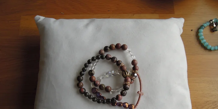 Workshop výroby 5 boho náramků z minerálů i jablonecké bižuterie
