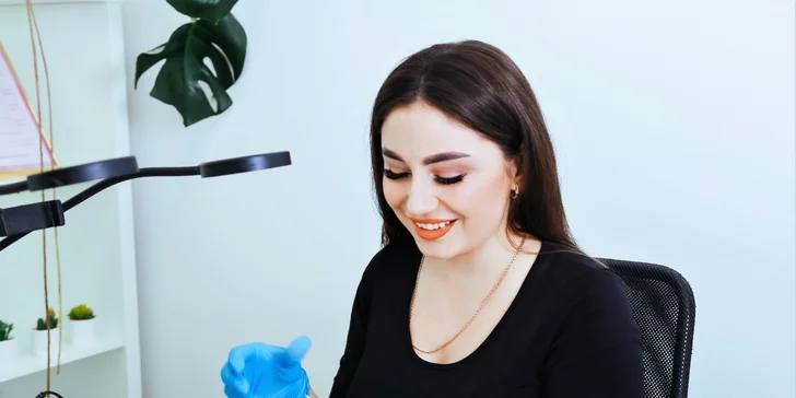 Krásné nehty: manikúra nebo pedikúra s gel lakem či obojí bez lakování