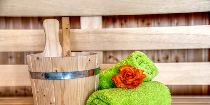 Relax pro dva na 90 nebo 150 min: sauna, koupel a občerstvení s lahví sektu