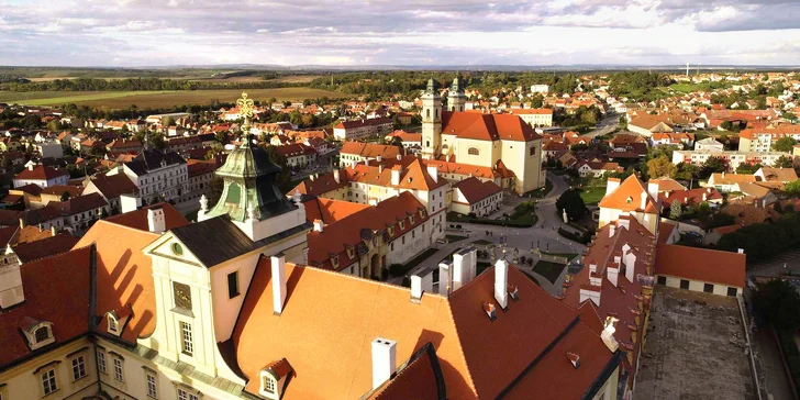 Až 4 dny ve stylu zámecké šlechty v UNESCO památce ve Valticích: snídaně, večeře a víno