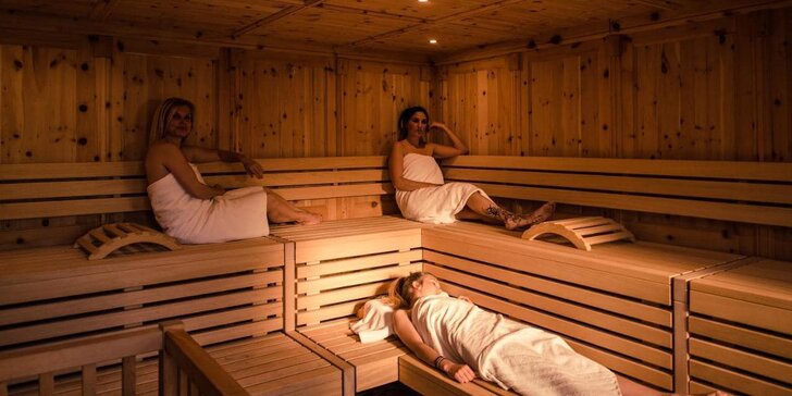 Luxusní vilový resort v Českých Budějovicích: apartmány s terasou, snídaně do postele i sauna