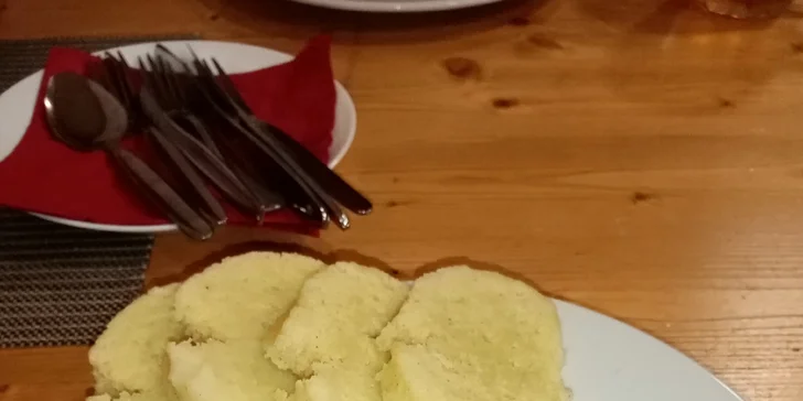 Restaurace Zlatý Chlum: voucher v ceně 250-500 Kč na řízek, burger, vepřovou panenku i točené pivo