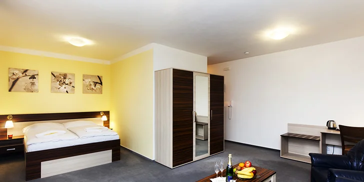 Pobyt na jihu Moravy: hotel s výhledem na zámek Bučovice, snídaně i vstup do wellness