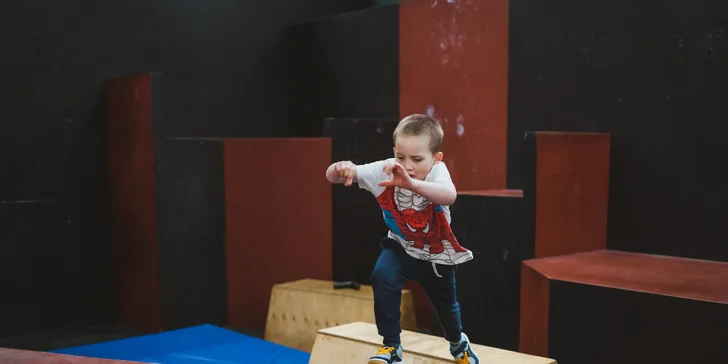 Vyzkoušej si, jaké to je být ninjou: vstup do Parkour Parku na 120 minut pro 1 i 2 osoby
