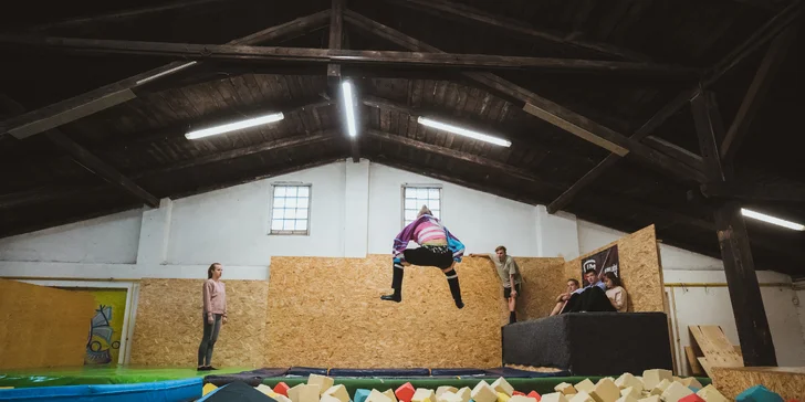 Vyzkoušej si, jaké to je být ninjou: vstup do Parkour Parku na 120 minut pro 1 i 2 osoby