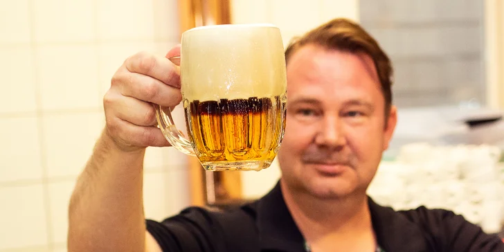 Česká klasika v Obecním domě: kachna, klobásky, knedlíky i zelí a pivo pro 4 osoby