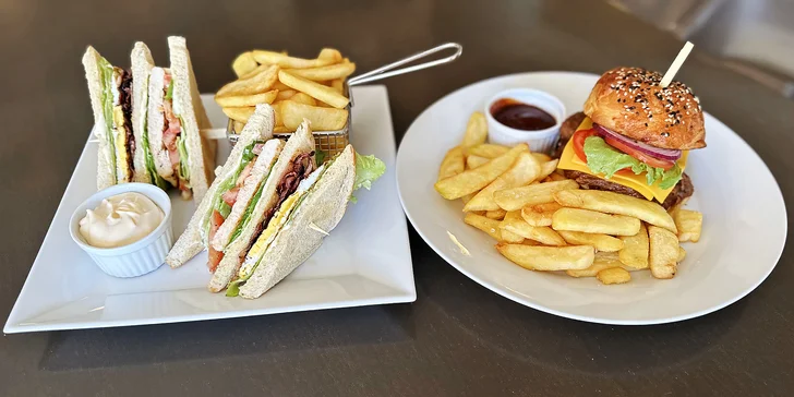 Club sandwich či burger s trhaným hovězím a příloha dle výběru pro 1 i 2 osoby