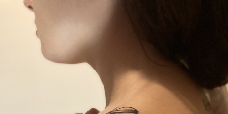 Nové tetování o velikosti 5 × 5 cm či 10 × 10 cm nebo úprava stávajícího: studio v Karlíně