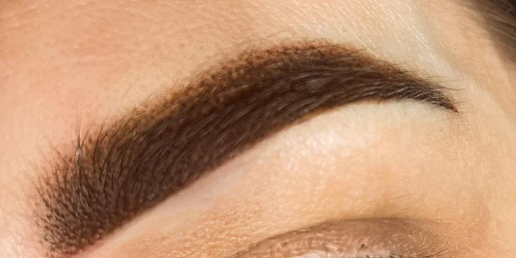 Permanentní make-up obočí, rtů či očních linek klasickými i minerálními barvami