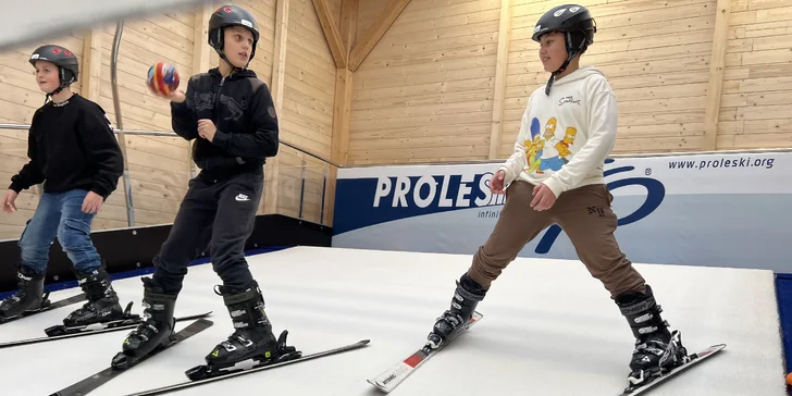 Zlepšete obloučky: trénink na lyžařském simulátoru vč. zapůjčení vybavení a služeb lektora