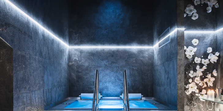 Elegantní privátní wellness pro dva na 2-3 hodiny: vířivka, sauna i lahev prosecca