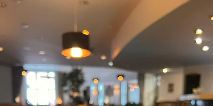 Otevřené vouchery do rodinné restaurace Univerzita v Táboře: 500 či 1000 Kč na jídla i nápoje