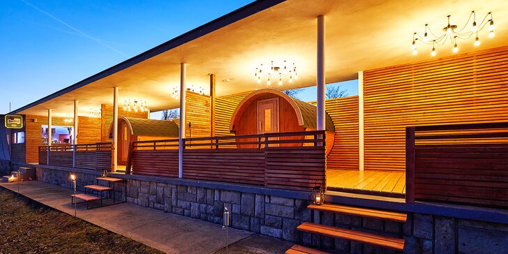 Pořádný relax: privátní sauna a vířivka na břehu Vltavy až pro 6 osob