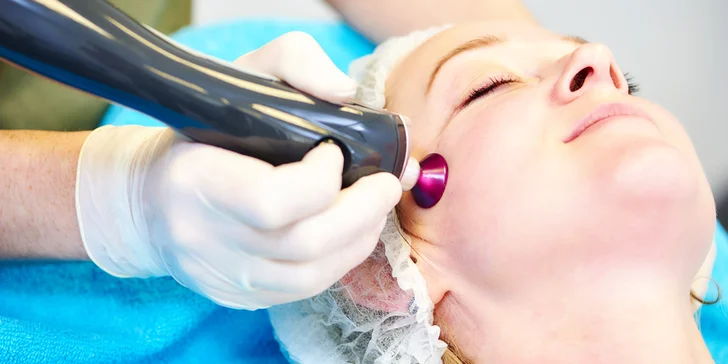 Lifting obličeje a krku a redukce pigmentových skvrn: omlazení pleti přístrojem Jett Plasma