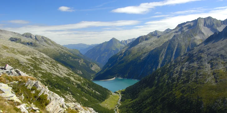 Dovolená v rakouských Alpách až pro 4 osoby: středisko Mayrhofen, snídaně a saunový svět