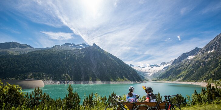 Dovolená v rakouských Alpách až pro 4 osoby: středisko Mayrhofen, snídaně a saunový svět