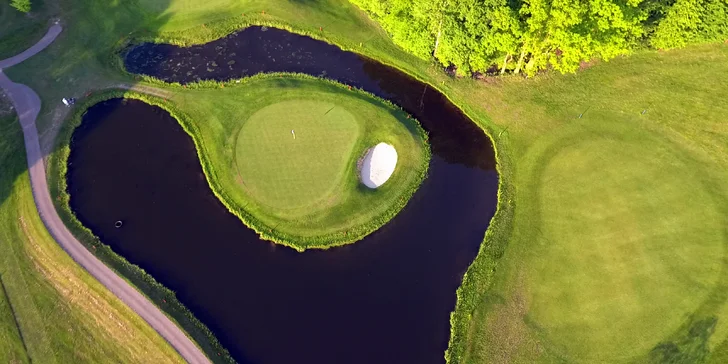 Golfová lekce s trenérem pro 1 nebo 2 osoby včetně půjčení vybavení