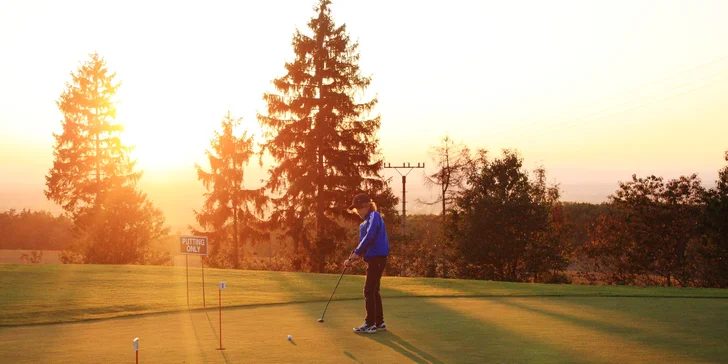 Golfová lekce s trenérem pro 1 nebo 2 osoby včetně půjčení vybavení