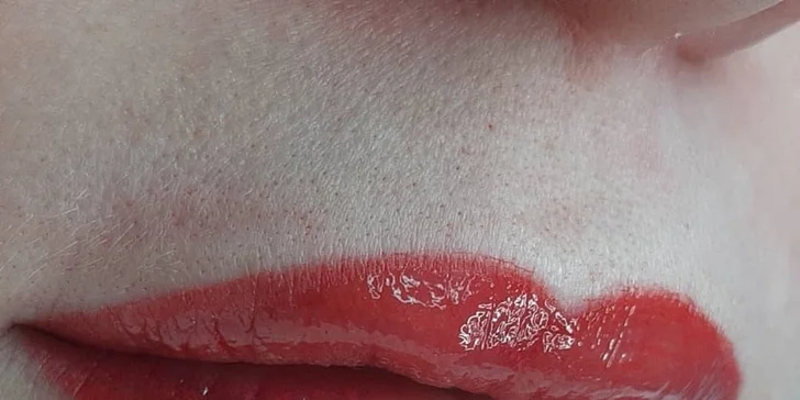 Permanentní make-up obočí, rtů či očních linek klasickými i minerálními barvami