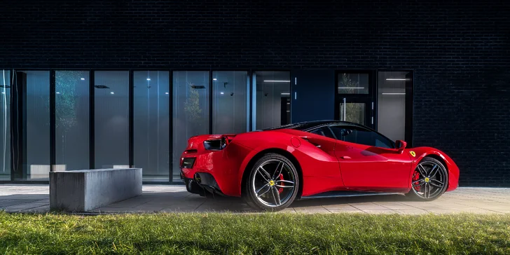 Ovládněte supersport: Ferrari 488 GTB nebo Lamborghini Gallardo na 15–40 minut řízení