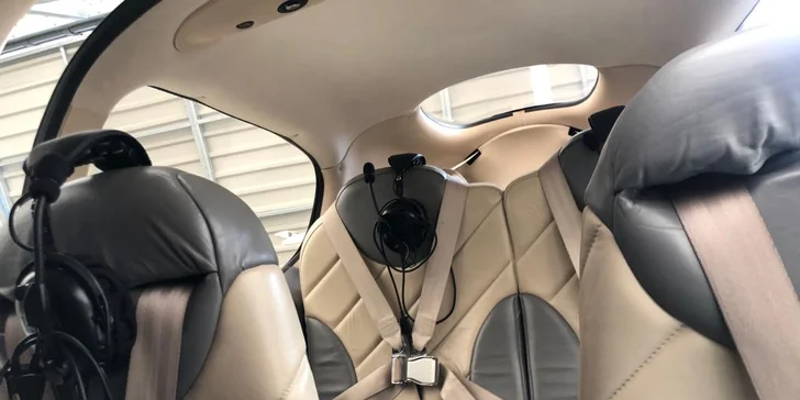 Vyhlídkový let luxusním letadlem Cirrus SR20 až pro 3 osoby